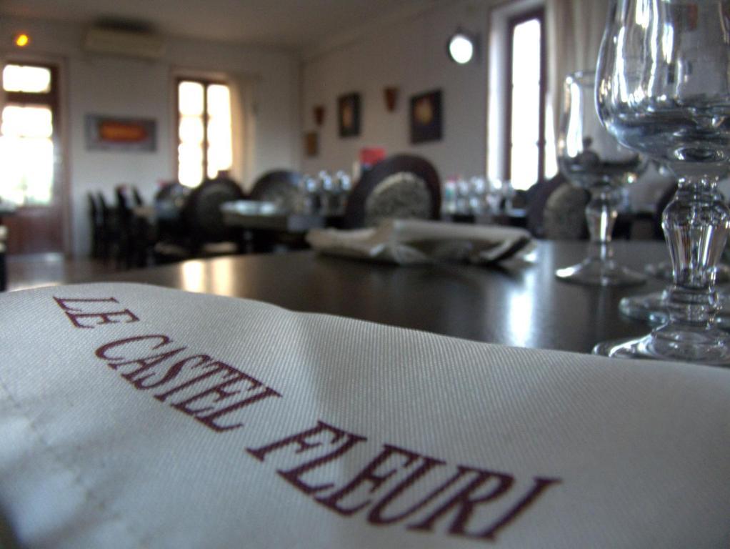 Hotel Restaurant Le Castel Fleuri Carnoules  Dış mekan fotoğraf